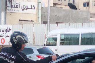 السير توزع هدايا توعوية بصويلح قبيل الإفطار