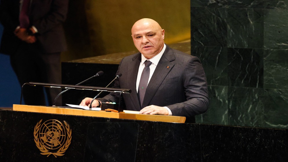 عون يدين الغارات وحزب الله يطالب بتعليق اللجنة