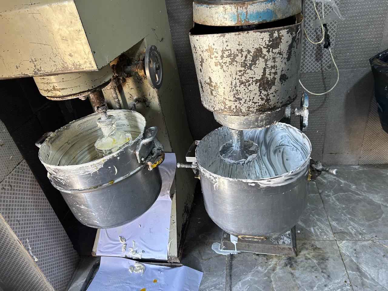 عاجل| الغذاء والدواء تغلق مشغل حلويات مخالف