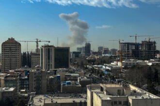 سقوط 7 صواريخ قرب القصر الرئاسي في طهران