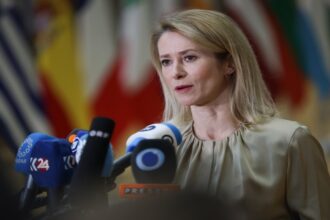 الاتحاد الأوروبي يدعو أفغانستان وباكستان إلى خفض التصعيد وبدء الحوار