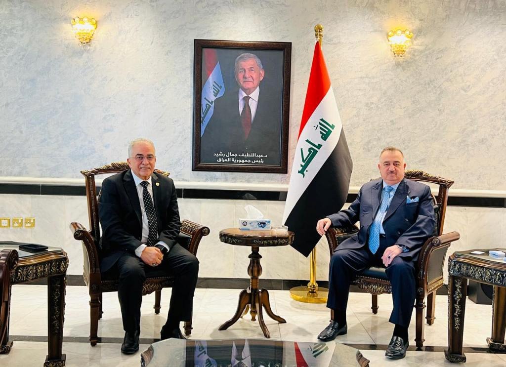 صورة حول : رئيس عمّان الأهلية يزور سفير جمهورية العراق لدى المملكة الأردنية الهاشمية رئيس عمّان الأهلية يزور سفير جمهورية العراق لدى المملكة الأردنية الهاشمية