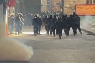 خامنئي يصف احتجاجات إيران بمحاولة "انقلاب" فاشلة