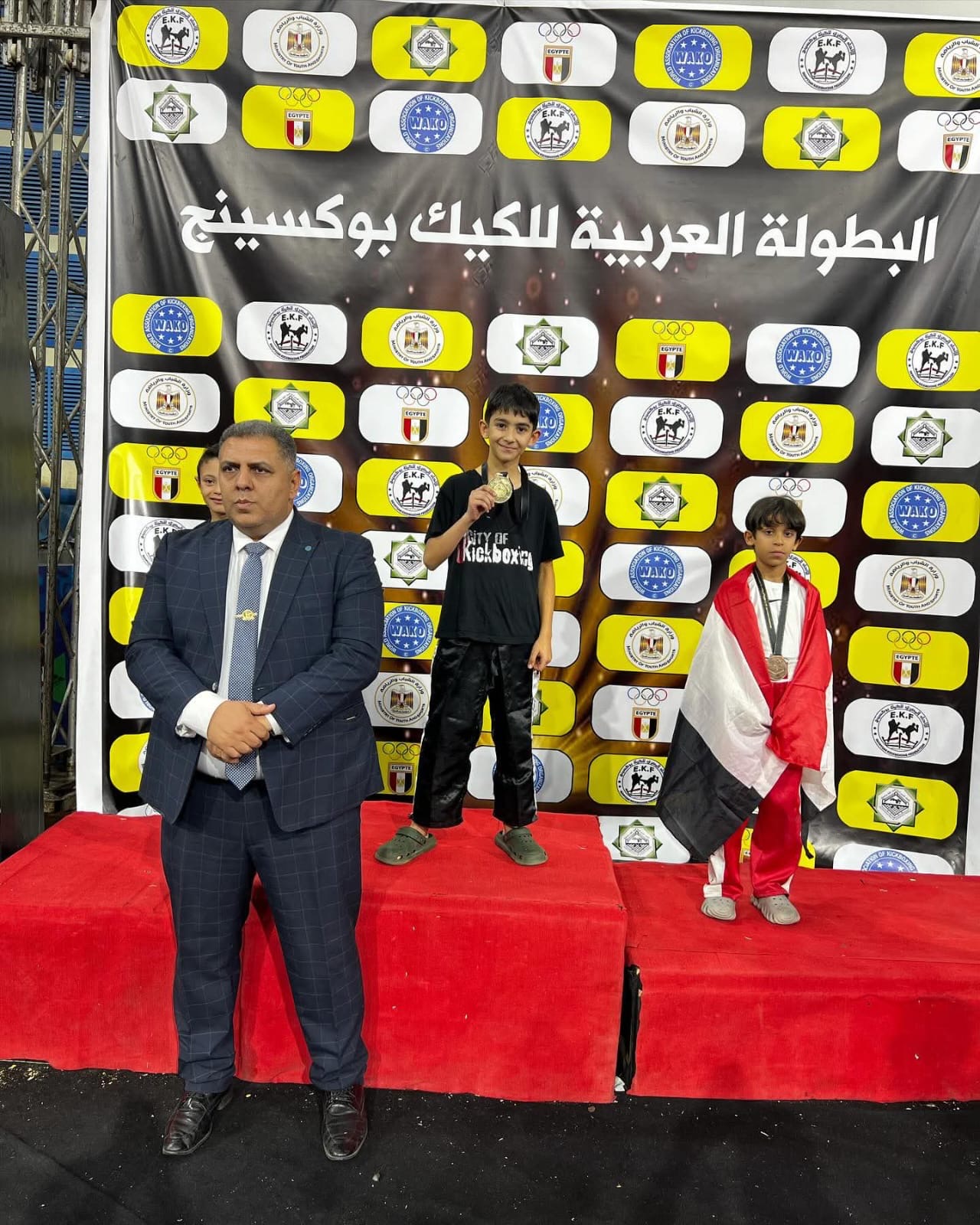 فوز الطالب عون عبد الجواد بذهبتبن في البطولة العربية للكيك بوكسينغ