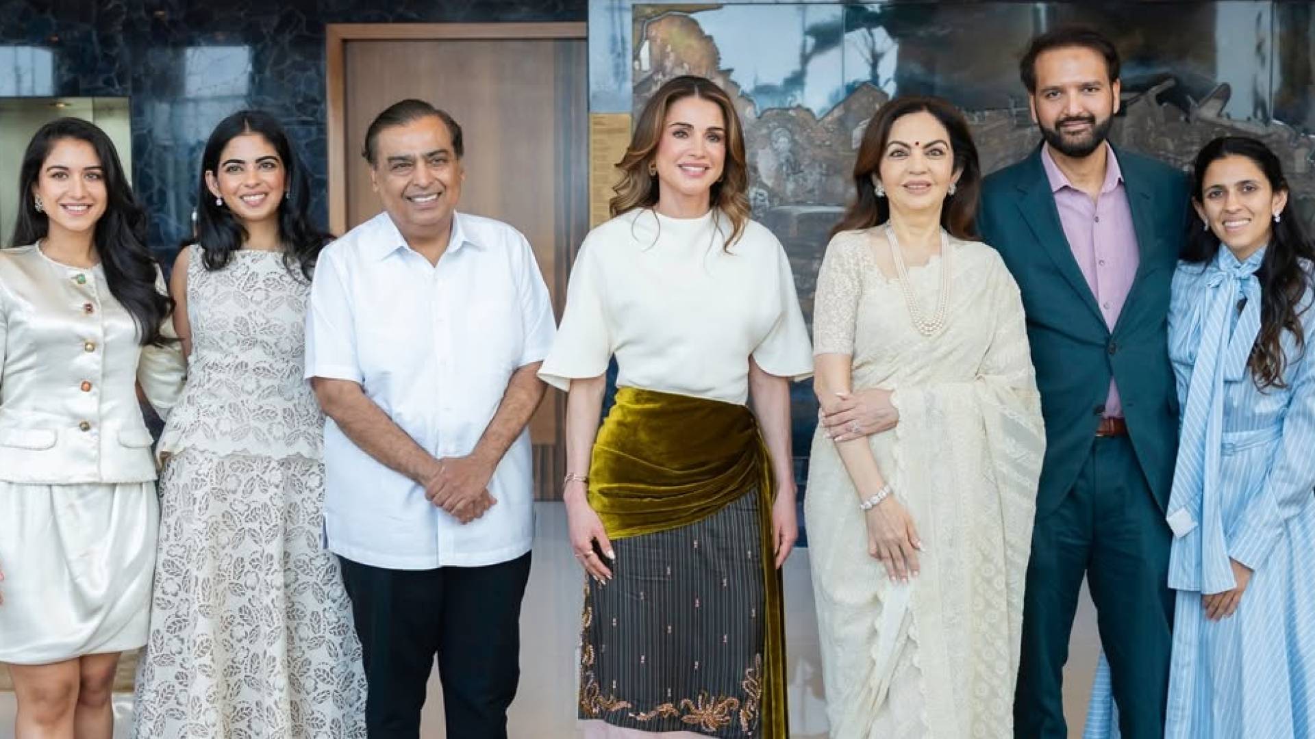 عاجل | الملكة رانيا تشكر أمباني على حفاوة الاستقبال في الهند