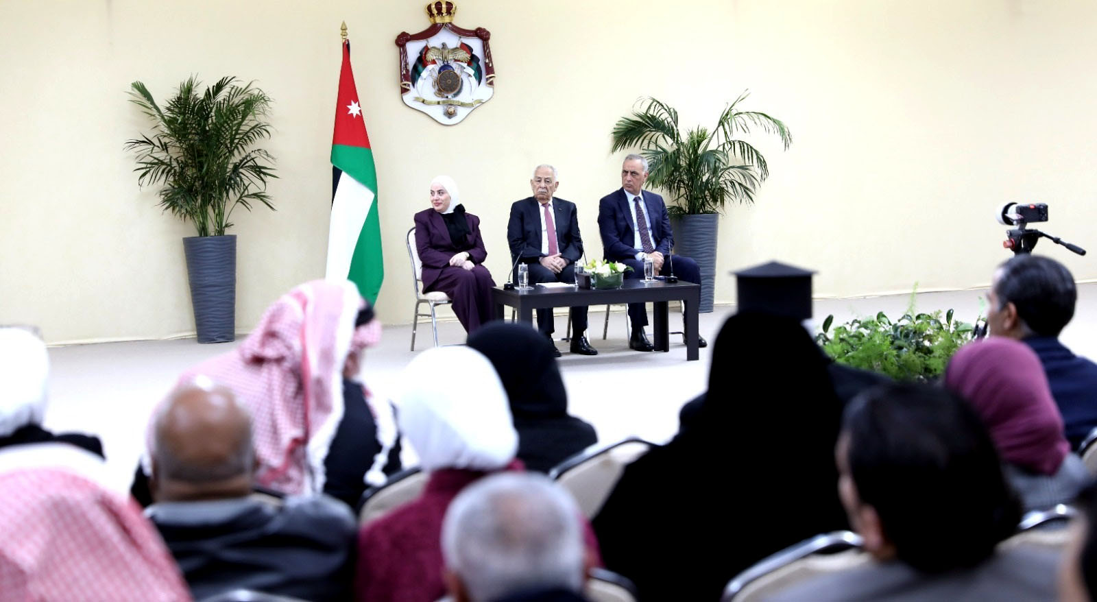 صورة حول : 438 جمعية ومؤسسة خيرية تتسلم الدعم الملكي السنوي بمناسبة عيد ميلاد الملك 438 جمعية ومؤسسة خيرية تتسلم الدعم الملكي السنوي بمناسبة عيد ميلاد الملك