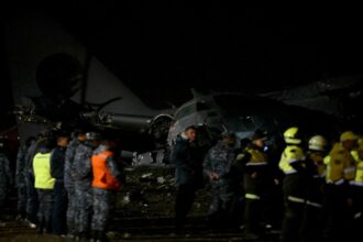 15 قتيلاً بتحطم طائرة عسكرية في بوليفيا بعد انحرافها عن المدرج