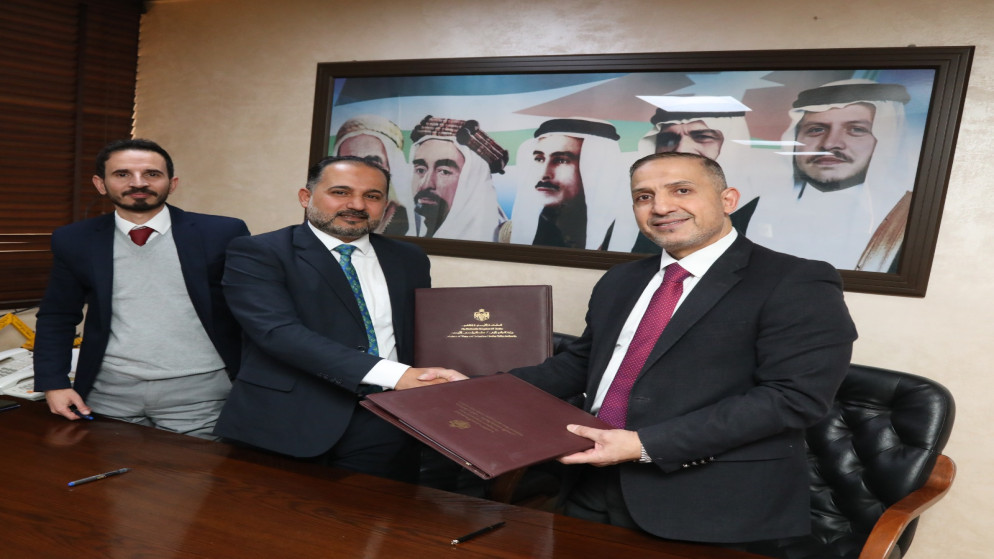 سلطة وادي الأردن توقّع اتفاقيات تزويد مياه