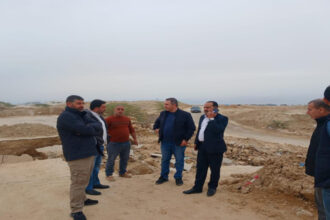 أمين سلطة وادي الأردن يتفقد صيانة طريق دافوس–الشونة