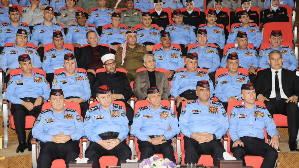 صورة حول : المعايطة يرعى حفل جوائز التميز الأمني 2025 المعايطة يرعى حفل جوائز التميز الأمني 2025