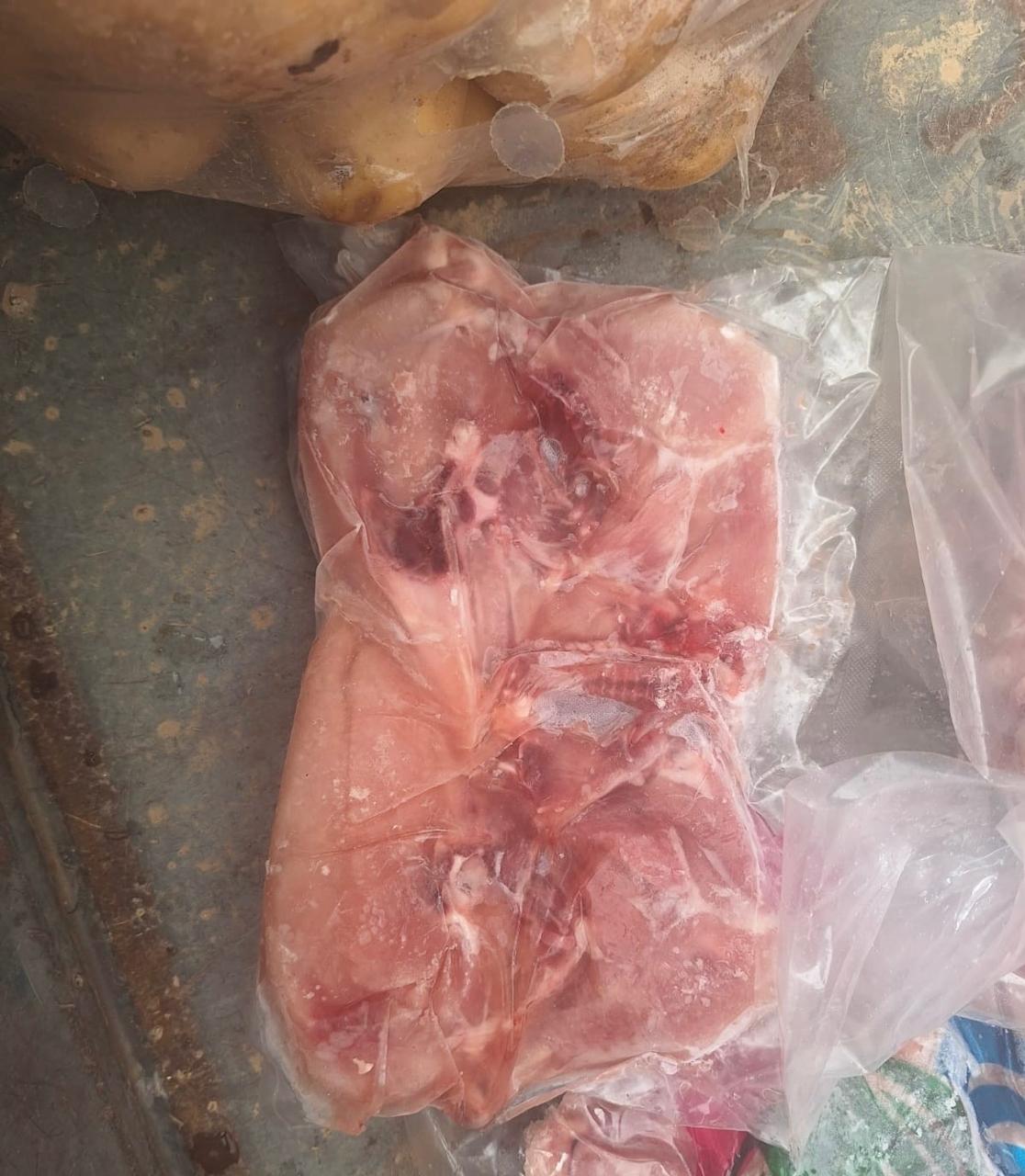 عاجل | ضبط 240 كغم من الدجاج المجمد مجهول المصدر في مركبة