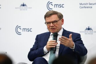 ألمانيا تعتبر جهود فرنسا لتعزيز الدفاع الأوروبي غير كافية