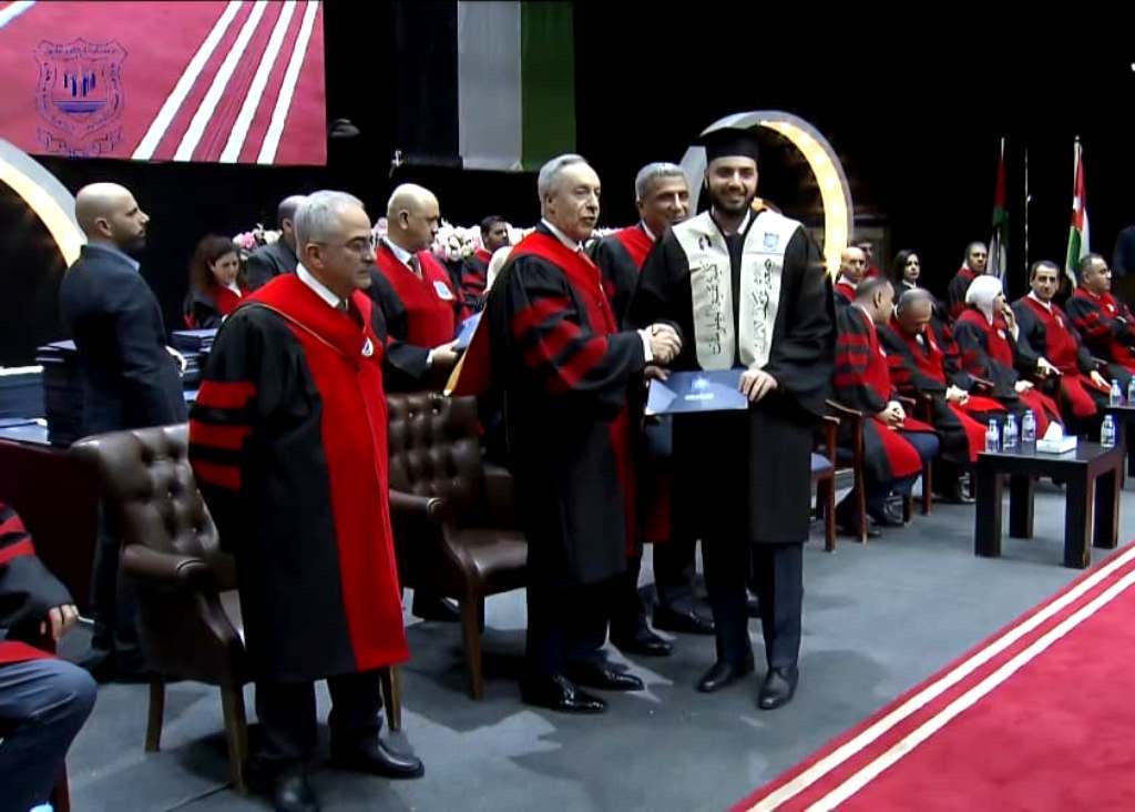 بالصور.. دولة الكباريتي يرعى اليوم الثاني لإحتفال عمان الاهلية بتخريج طلبة الفصل الاول من الفوج 33