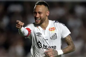 نيمار يقود سانتوس للفوز ويواجه منديش مجدداً