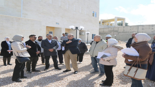 صورة حول : وزير الأشغال يتفقد سير الأعمال في مشروع توسعة مستشفى الإيمان الحكومي وزير الأشغال يتفقد سير الأعمال في مشروع توسعة مستشفى الإيمان الحكومي