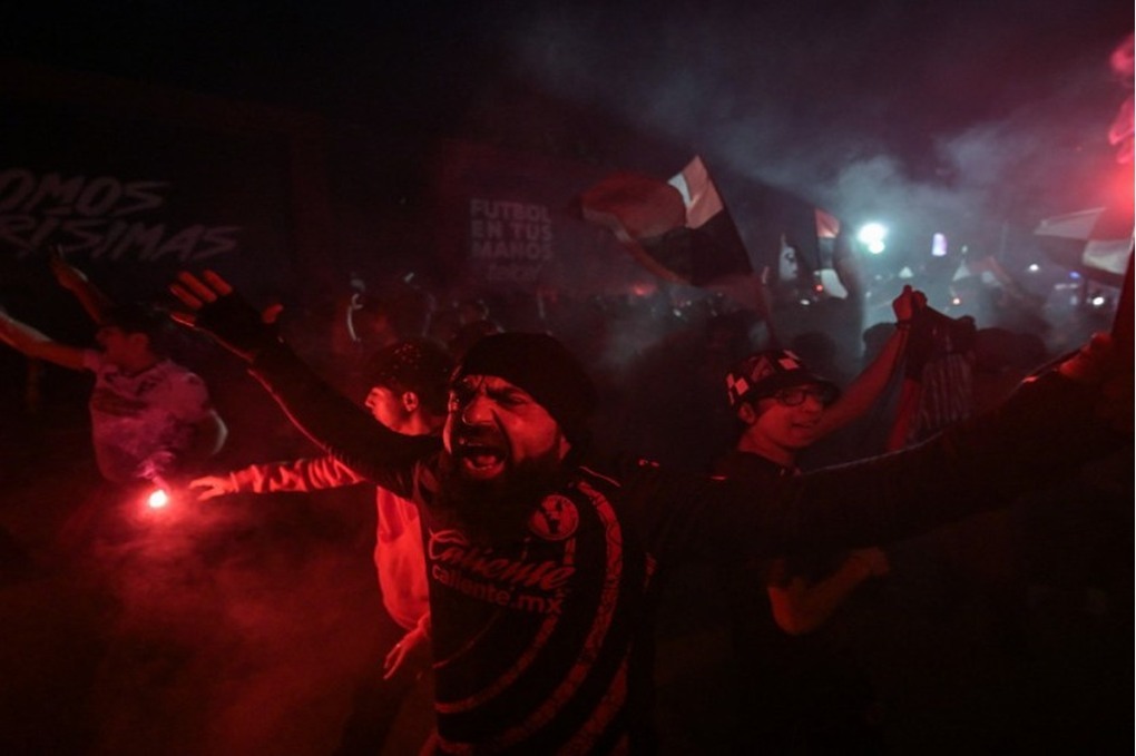 صورة حول : عنف دموي يؤجل مباريات في المكسيك بعد مقتل زعيم كارتل عنف دموي يؤجل مباريات في المكسيك بعد مقتل زعيم كارتل