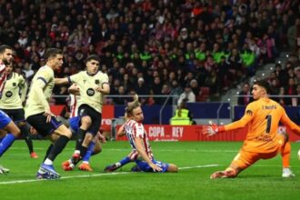 7 دقائق تفضح تأخر الـVAR في قمة أتلتيكو وبرشلونة