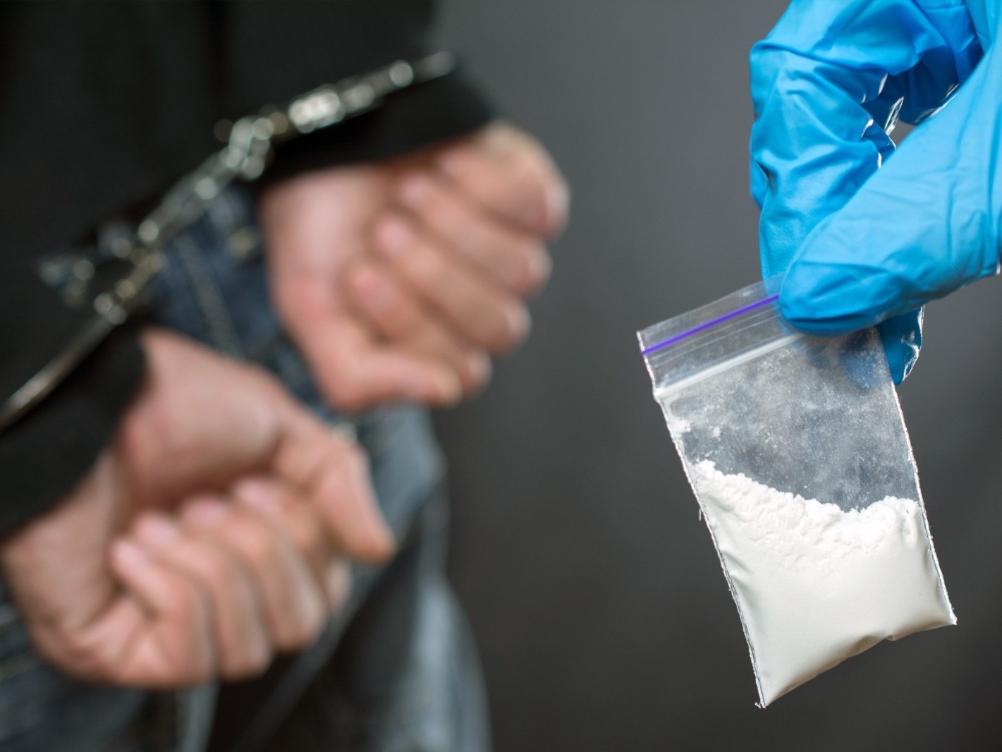 عاجل | الحكم بالسجن 10 سنوات على تاجر مخدرات في الأردن