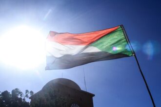 رئيس جنوب السودان يقيل وزير المالية ويعين سالفاتور قرنق بديلاً