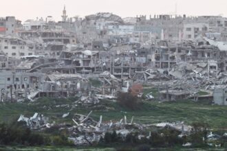 عباس يدعو إسرائيل لإزالة العقبات أمام المرحلة الثانية من وقف إطلاق النار في غزة