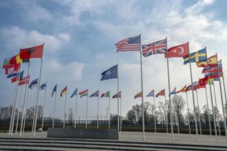 الناتو يعيد توزيع القيادات العسكرية لتعزيز دور أوروبا