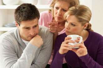 كيف تتعاملين إذا اكتشفت أن زوجك لا يصوم رمضان