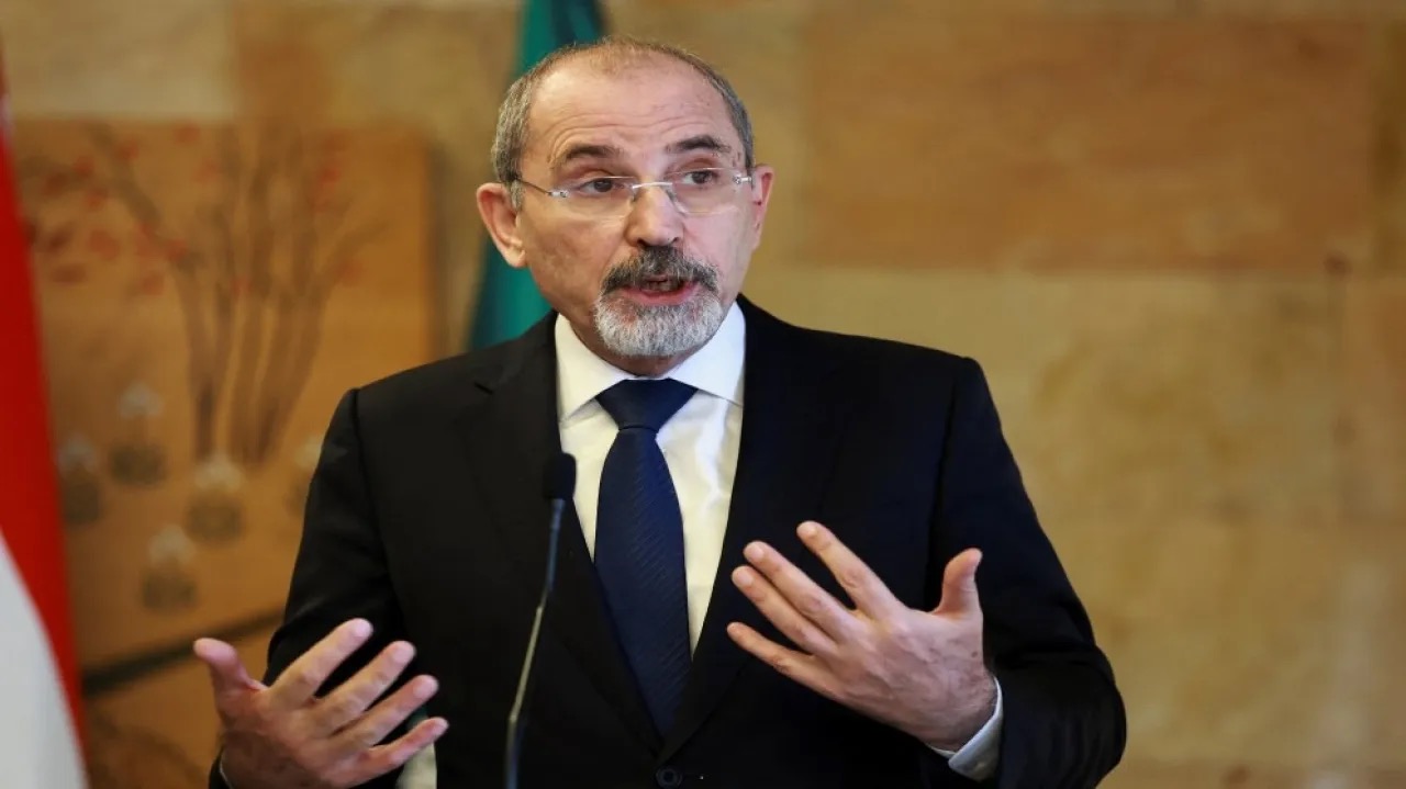 عاجل | الصفدي: تثبيت وقف إطلاق النار وإيصال المساعدات أولوية الأردن