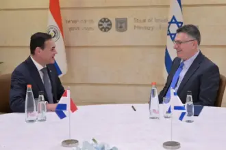 وزير خارجية إسرائيل يحذر من صواريخ إيران النووية ويدعم خطة ترامب لغزة