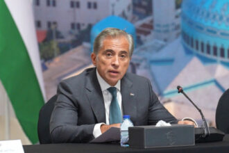 رئيس الوزراء جعفر حسان يهنئ الأردنيين بحلول شهر رمضان المبارك