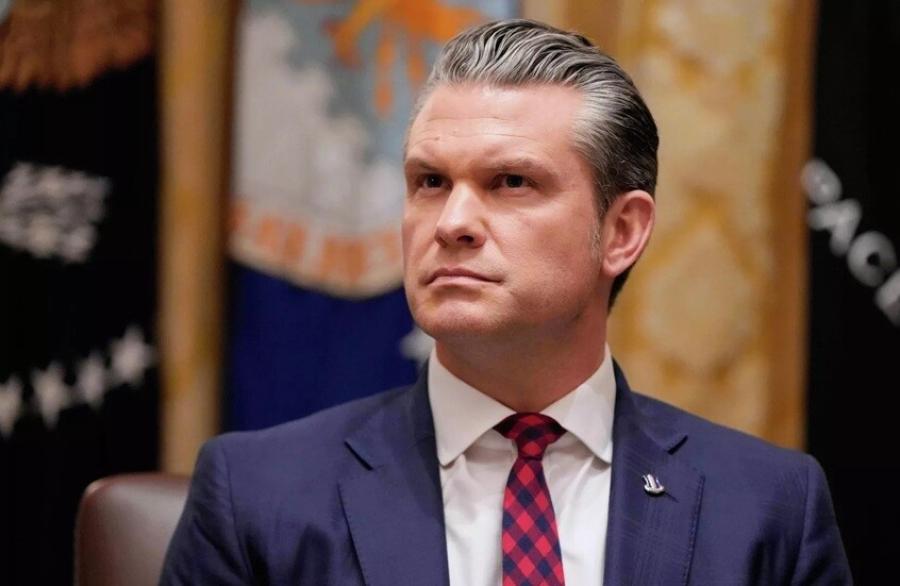 وزير الدفاع الأمريكي يرفض نفي "عملية وشيكة" ضد إيران وإسرائيل ترفع التأهب