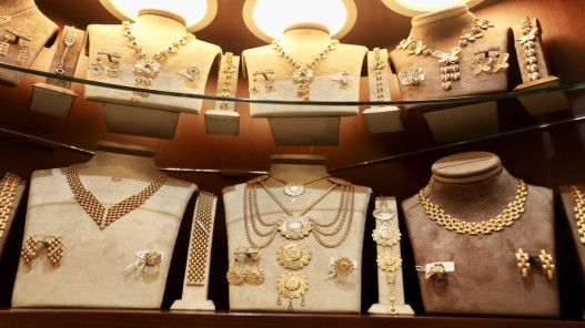 صورة حول : سعر غرام الذهب عيار 21 يصل إلى 100.5 دينار في السوق المحلية سعر غرام الذهب عيار 21 يصل إلى 100.5 دينار في السوق المحلية