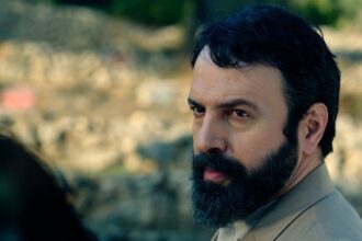 "الشاشة لا تتسع لموهبته".. الشامي يتغنى بإبداع تيم حسن في "مولانا"