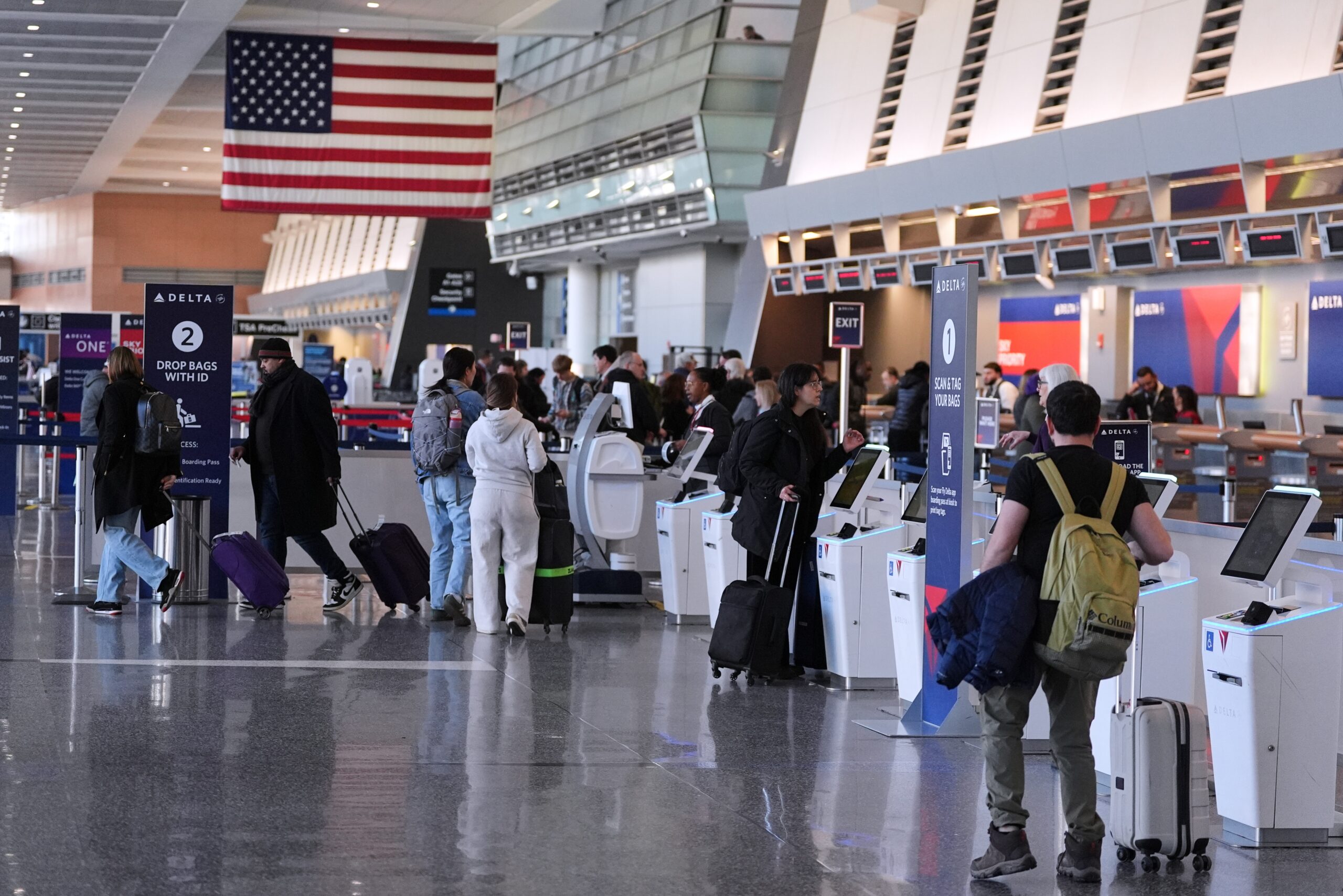 واشنطن تفرض قيود تأشيرات على شبكات تهريب في أوزبكستان