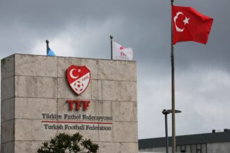 زلزال في الكرة التركية: اعتقال 32 مسؤولاً بتهمة "التلاعب والمراهنات" والحكام تحت المقصلة