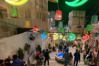 تل إربد التاريخي يتلألأ بأنوار وزينة رمضان ويستعيد مكانته التراثية