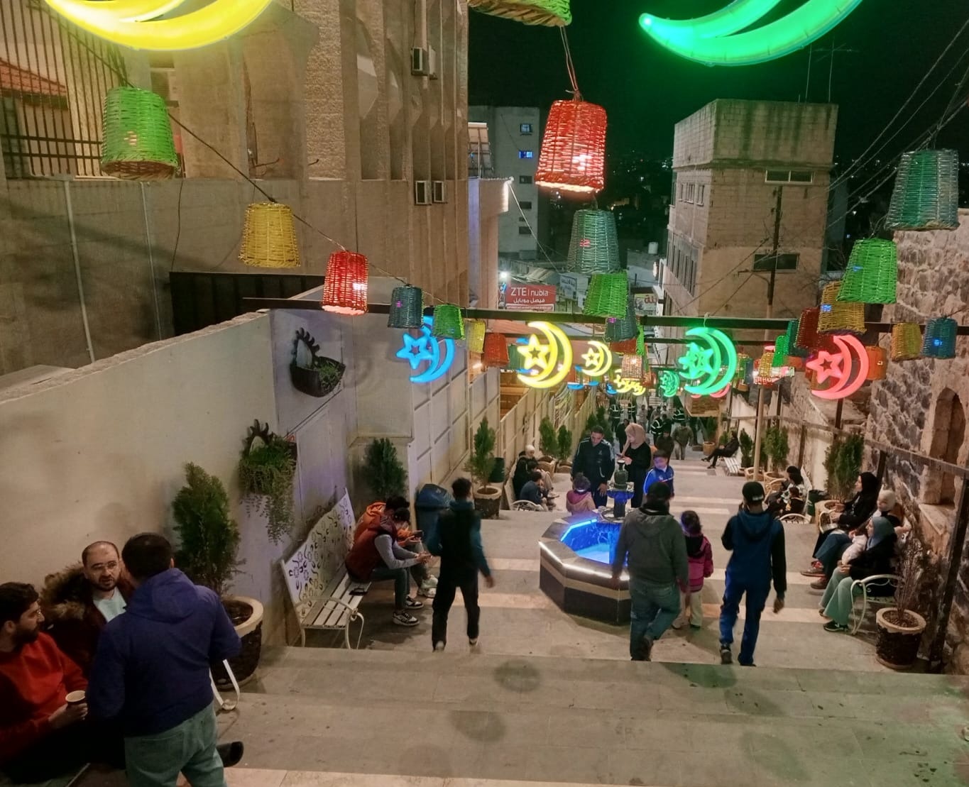 صورة حول : تل إربد التاريخي يتلألأ بأنوار وزينة رمضان ويستعيد مكانته التراثية تل إربد التاريخي يتلألأ بأنوار وزينة رمضان ويستعيد مكانته التراثية