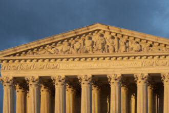 ضربة قانونية لسياسات ترامب التجارية من المحكمة العليا الأميركية