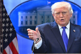 بعد حكم المحكمة العليا.. ترامب يعلن فرض تعرفة جمركية جديدة بنسبة 10%