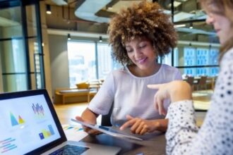 وظائف "غريبة" برواتب خيالية.. هل ترفض فرصة العمر بسبب مسمى وظيفي؟