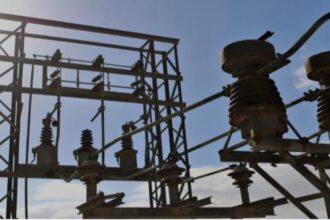 بكلفة 652 ألف دينار.. "فلس الريف" يقر إيصال الكهرباء لـ 131 منزلاً وموقعاً