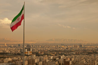 «فاينانشال تايمز»: صفقة أسلحة سرية بين إيران وروسيا بقيمة 500 مليون يورو