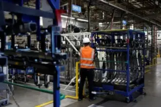 الشركات الفرنسية تواجه ارتباكاً قانونياً وتجارتياً بعد الرسوم الأميركية