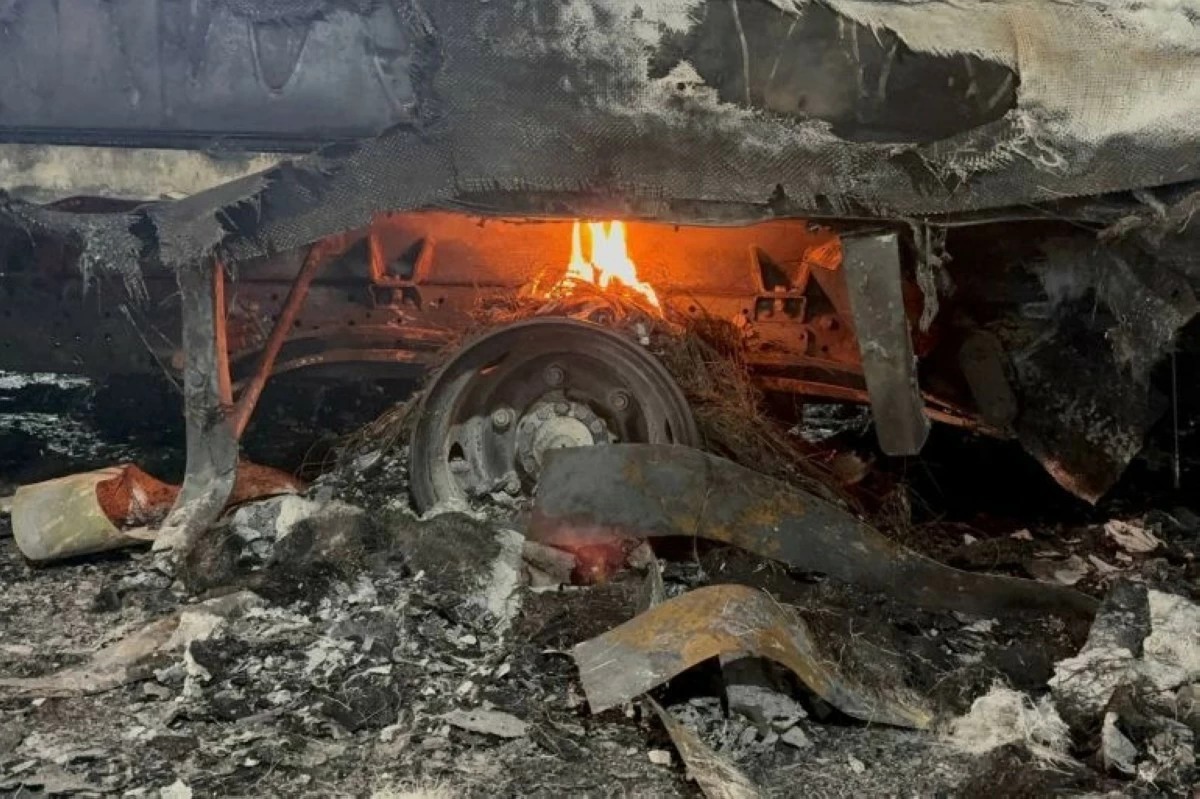 صورة حول : مستوطنون يحرقون منازل ومركبات في "سوسيا" وتصاعد الهجمات بمسافر يطا ونابلس مستوطنون يحرقون منازل ومركبات في "سوسيا" وتصاعد الهجمات بمسافر يطا ونابلس