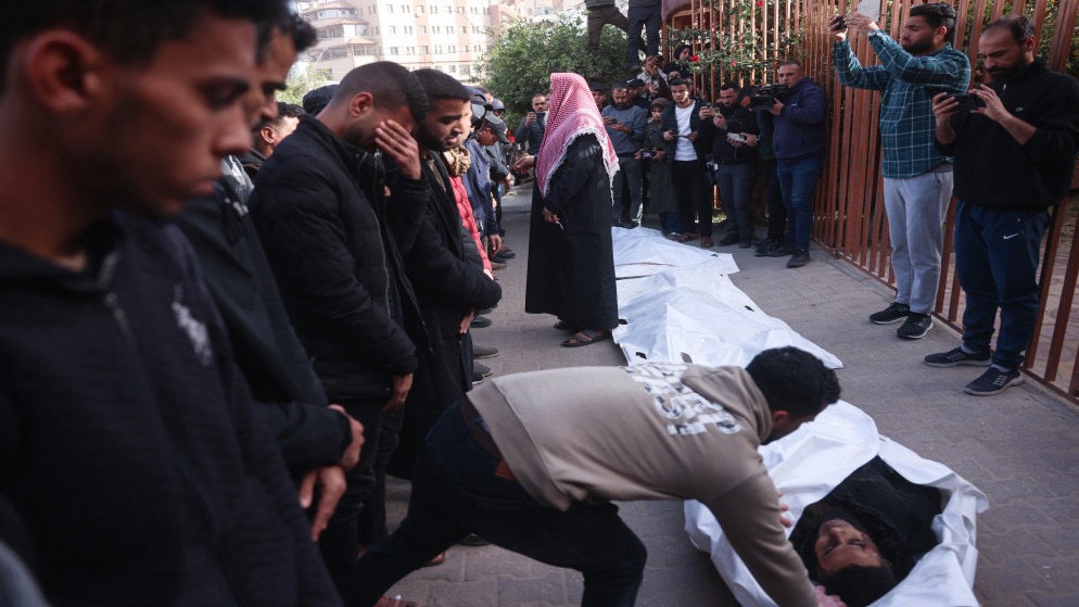 صورة حول : شهداء وجرحى بقصف إسرائيلي على غزة شهداء وجرحى بقصف إسرائيلي على غزة