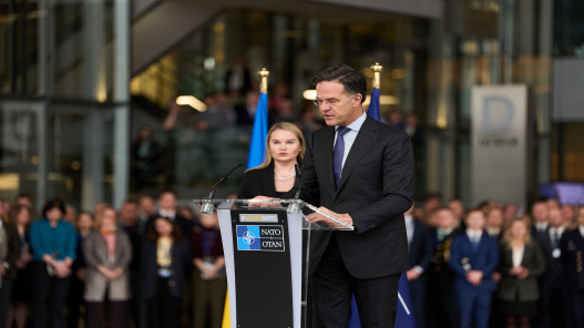 أمين عام الناتو: أوكرانيا بحاجة إلى دعم مستمر للدفاع عن نفسها