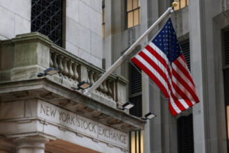 وول ستريت تفتتح على ارتفاع قبيل إعلان أرباح إنفيديا