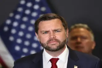 نائب الرئيس الأميركي: ترامب يفضل الحل الدبلوماسي مع إيران