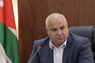 العمل توقع اتفاقية لتشغيل 100 أردني