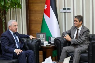 العدوان وسفير أذربيجان يناقشان توسيع الشراكة في قضايا الشباب