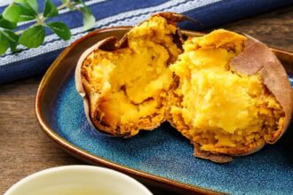 البطاطا الحلوة مع زبدة الفول السوداني… تركيبة ذكية لتنظيم سكر الدم